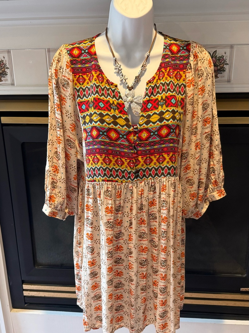 Bohemian UMGEE M/L vibrant flowered extra long 3/4 sleeves top - Picture 6 of 6
